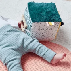 Cubo de tela con texturas